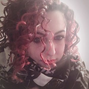 Meet your Posher, Valentina